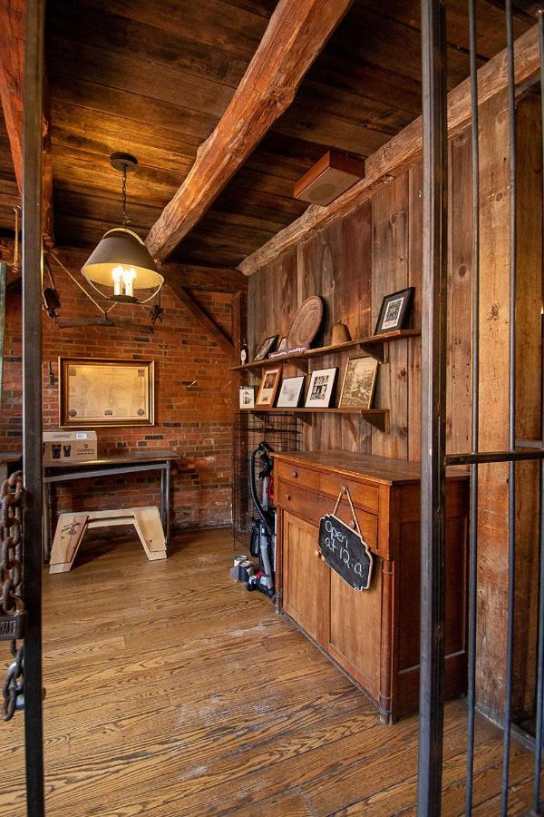 Country Squire Inn And Suites Coshocton Buitenkant foto