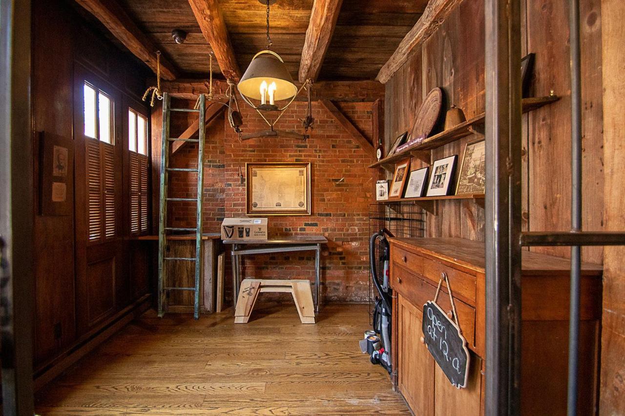 Country Squire Inn And Suites Coshocton Buitenkant foto