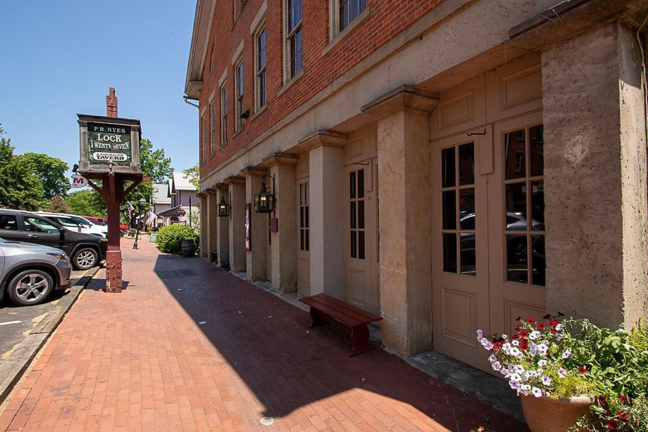 Country Squire Inn And Suites Coshocton Buitenkant foto