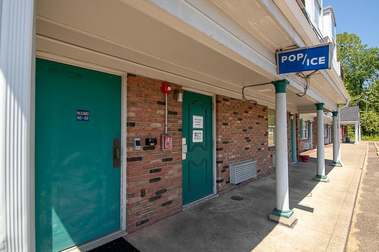Country Squire Inn And Suites Coshocton Buitenkant foto