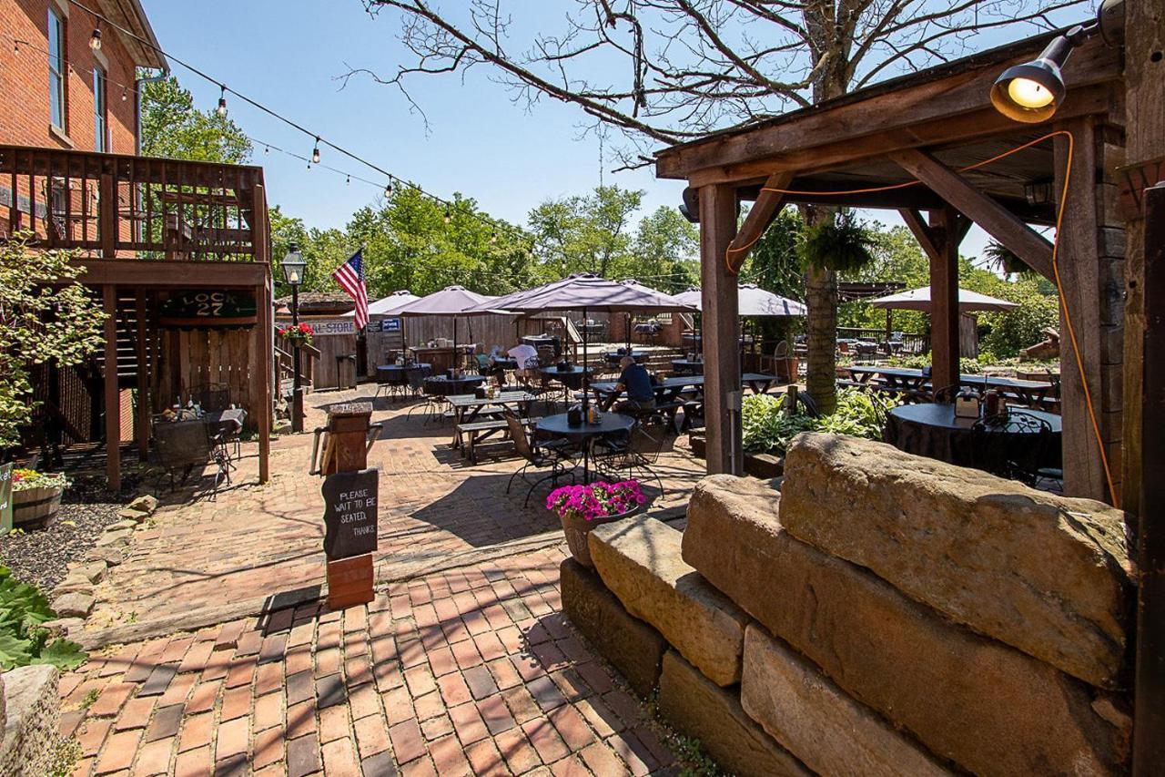 Country Squire Inn And Suites Coshocton Buitenkant foto